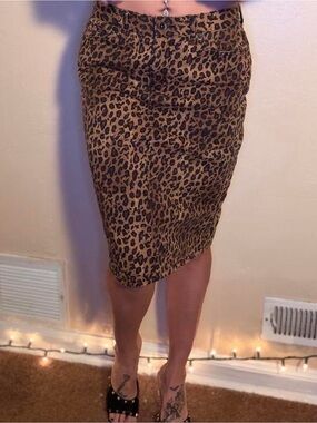 Ralph Lauren Leopard Print Pencil Skirt - Stretchy 90s High Fashion Style